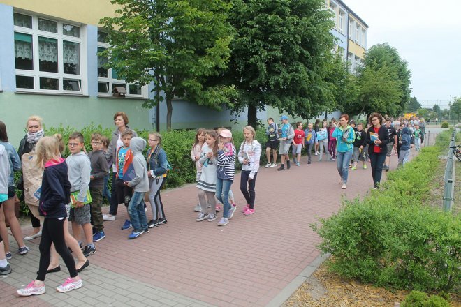 Uczniowie ostrołęckich szkół bili rekord w czytaniu [01.06.2017] - zdjęcie #24 - eOstroleka.pl