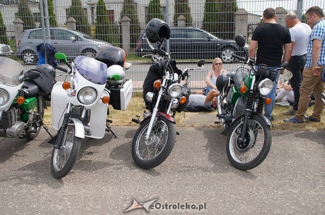VI rzekuńskie spotkanie fanów starej motoryzacji [ZDJĘCIA] - zdjęcie #35 - eOstroleka.pl