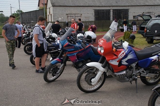 VI rzekuńskie spotkanie fanów starej motoryzacji [ZDJĘCIA] - zdjęcie #3 - eOstroleka.pl