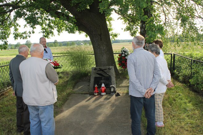 Uroczystości upamiętniające mord na Polakach w Pasiekach [05.06.2017] - zdjęcie #11 - eOstroleka.pl
