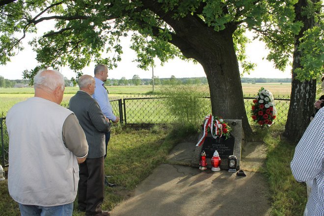 Uroczystości upamiętniające mord na Polakach w Pasiekach [05.06.2017] - zdjęcie #9 - eOstroleka.pl
