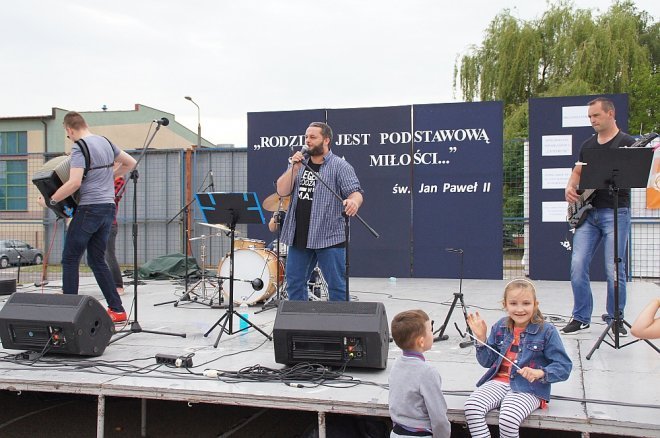 Festyn na 25-lecie SM Centrum - zdjęcie #15 - eOstroleka.pl