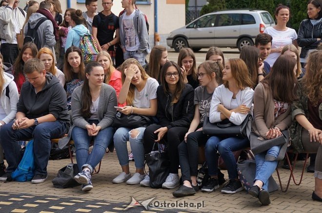 Uczniowie I LO zagrali charytatywnie dla Janka Jankowskiego [ZDJĘCIA] - zdjęcie #15 - eOstroleka.pl