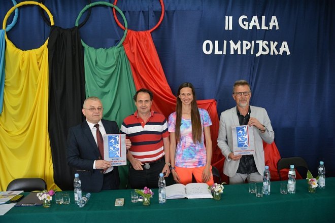 Brązowa medalistka Igrzysk Olimpijskich z Rio z wizytą w Kuninie [ZDJĘCIA] - zdjęcie #12 - eOstroleka.pl