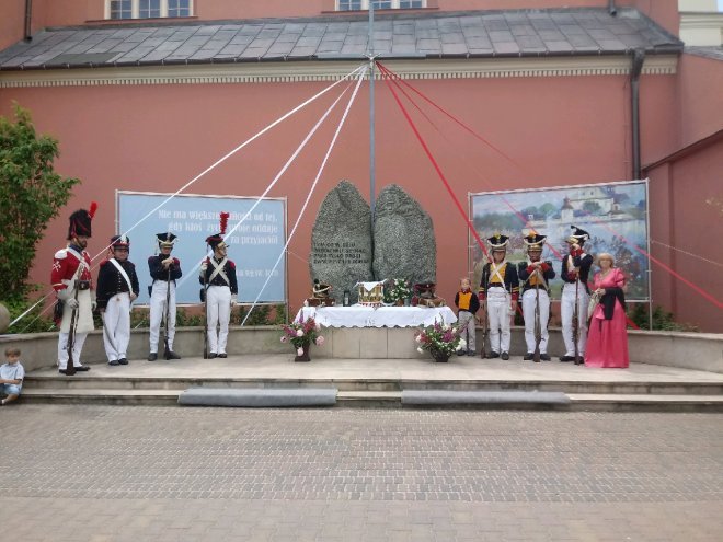 Procesja Bożego Ciała w sanktuarium pw. św. Antoniego Padewskiego w Ostrołęce [15.06.2017] - zdjęcie #1 - eOstroleka.pl