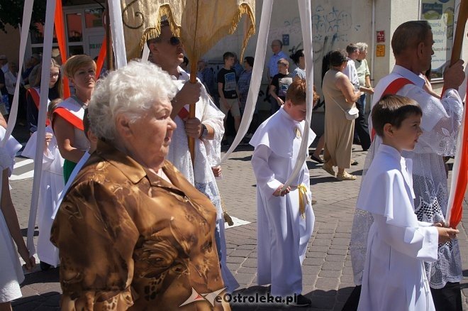 Procesja Bożego Ciała w sanktuarium pw. św. Antoniego Padewskiego w Ostrołęce [15.06.2017] - zdjęcie #262 - eOstroleka.pl