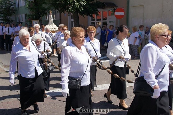 Procesja Bożego Ciała w sanktuarium pw. św. Antoniego Padewskiego w Ostrołęce [15.06.2017] - zdjęcie #255 - eOstroleka.pl