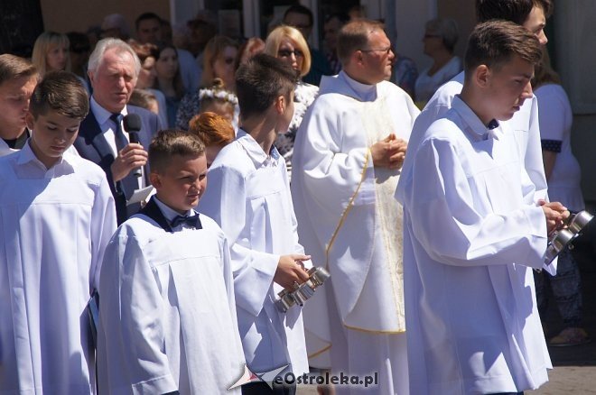 Procesja Bożego Ciała w sanktuarium pw. św. Antoniego Padewskiego w Ostrołęce [15.06.2017] - zdjęcie #238 - eOstroleka.pl