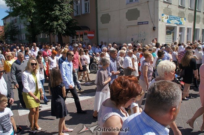 Procesja Bożego Ciała w sanktuarium pw. św. Antoniego Padewskiego w Ostrołęce [15.06.2017] - zdjęcie #219 - eOstroleka.pl