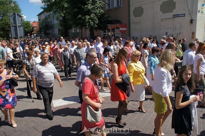Procesja Bożego Ciała w sanktuarium pw. św. Antoniego Padewskiego w Ostrołęce [15.06.2017] - zdjęcie #210 - eOstroleka.pl