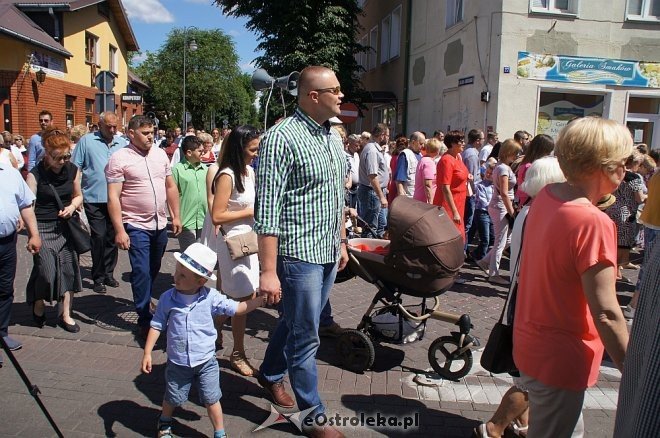 Procesja Bożego Ciała w sanktuarium pw. św. Antoniego Padewskiego w Ostrołęce [15.06.2017] - zdjęcie #201 - eOstroleka.pl