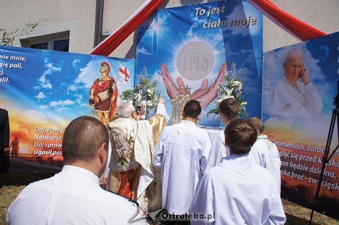 Procesja Bożego Ciała w sanktuarium pw. św. Antoniego Padewskiego w Ostrołęce [15.06.2017] - zdjęcie #170 - eOstroleka.pl