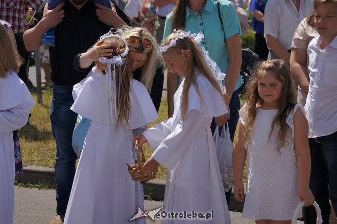 Procesja Bożego Ciała w sanktuarium pw. św. Antoniego Padewskiego w Ostrołęce [15.06.2017] - zdjęcie #158 - eOstroleka.pl