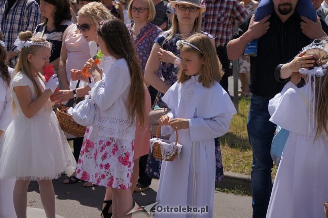 Procesja Bożego Ciała w sanktuarium pw. św. Antoniego Padewskiego w Ostrołęce [15.06.2017] - zdjęcie #157 - eOstroleka.pl