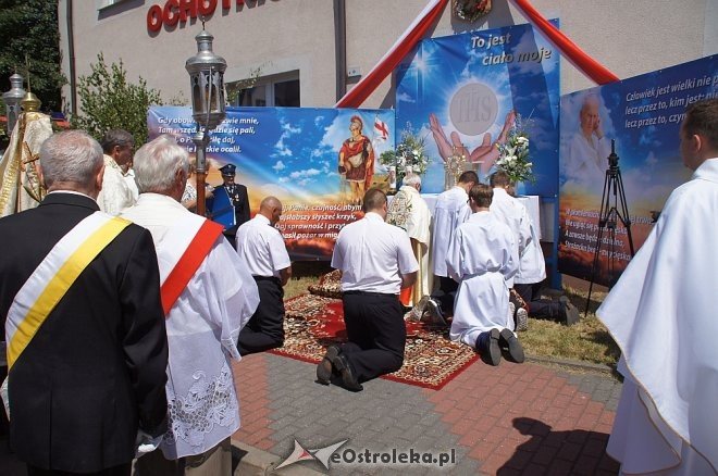 Procesja Bożego Ciała w sanktuarium pw. św. Antoniego Padewskiego w Ostrołęce [15.06.2017] - zdjęcie #152 - eOstroleka.pl