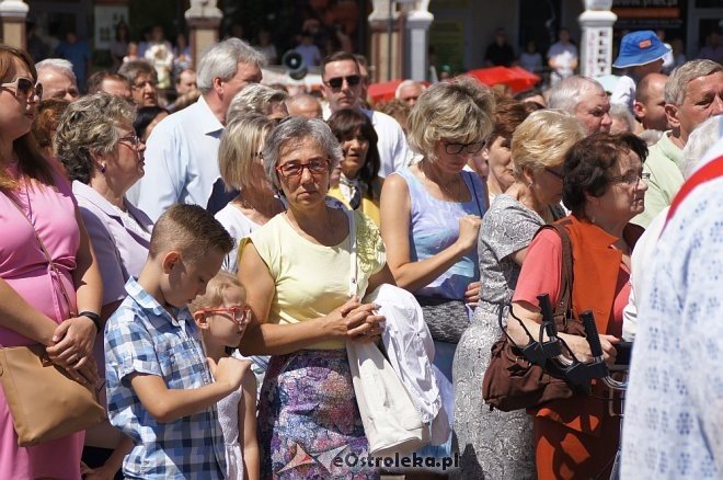 Procesja Bożego Ciała w sanktuarium pw. św. Antoniego Padewskiego w Ostrołęce [15.06.2017] - zdjęcie #144 - eOstroleka.pl