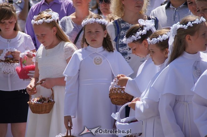 Procesja Bożego Ciała w sanktuarium pw. św. Antoniego Padewskiego w Ostrołęce [15.06.2017] - zdjęcie #130 - eOstroleka.pl