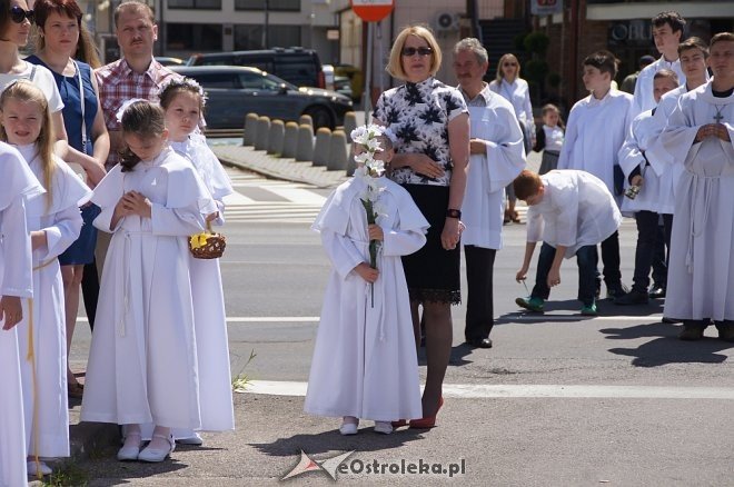 Procesja Bożego Ciała w sanktuarium pw. św. Antoniego Padewskiego w Ostrołęce [15.06.2017] - zdjęcie #125 - eOstroleka.pl
