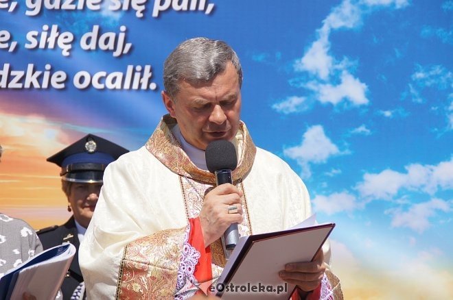 Procesja Bożego Ciała w sanktuarium pw. św. Antoniego Padewskiego w Ostrołęce [15.06.2017] - zdjęcie #124 - eOstroleka.pl