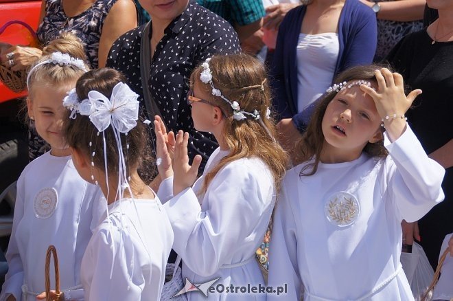 Procesja Bożego Ciała w sanktuarium pw. św. Antoniego Padewskiego w Ostrołęce [15.06.2017] - zdjęcie #120 - eOstroleka.pl