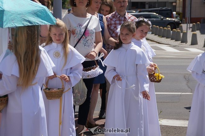 Procesja Bożego Ciała w sanktuarium pw. św. Antoniego Padewskiego w Ostrołęce [15.06.2017] - zdjęcie #116 - eOstroleka.pl