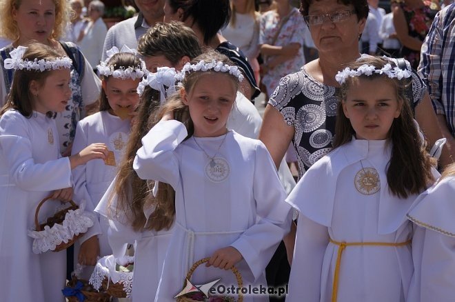 Procesja Bożego Ciała w sanktuarium pw. św. Antoniego Padewskiego w Ostrołęce [15.06.2017] - zdjęcie #109 - eOstroleka.pl
