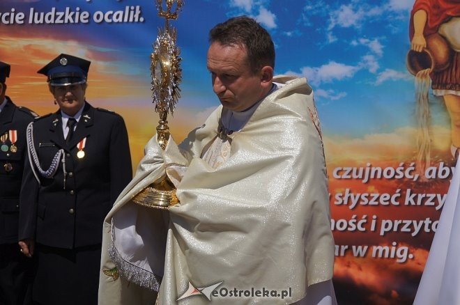 Procesja Bożego Ciała w sanktuarium pw. św. Antoniego Padewskiego w Ostrołęce [15.06.2017] - zdjęcie #105 - eOstroleka.pl