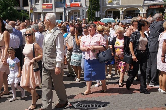 Procesja Bożego Ciała w sanktuarium pw. św. Antoniego Padewskiego w Ostrołęce [15.06.2017] - zdjęcie #95 - eOstroleka.pl