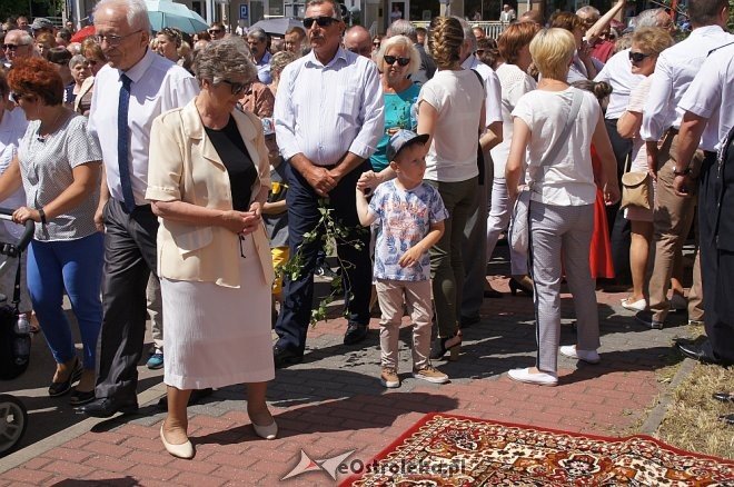 Procesja Bożego Ciała w sanktuarium pw. św. Antoniego Padewskiego w Ostrołęce [15.06.2017] - zdjęcie #85 - eOstroleka.pl