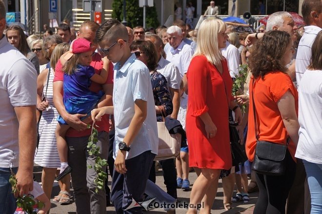 Procesja Bożego Ciała w sanktuarium pw. św. Antoniego Padewskiego w Ostrołęce [15.06.2017] - zdjęcie #81 - eOstroleka.pl