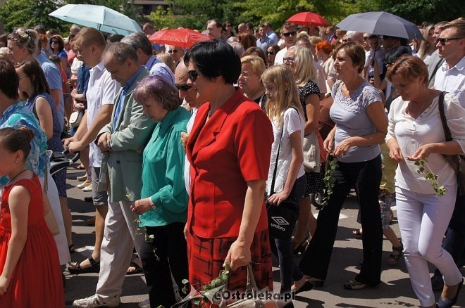 Procesja Bożego Ciała w sanktuarium pw. św. Antoniego Padewskiego w Ostrołęce [15.06.2017] - zdjęcie #80 - eOstroleka.pl