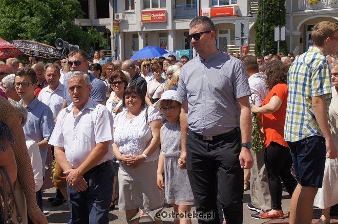 Procesja Bożego Ciała w sanktuarium pw. św. Antoniego Padewskiego w Ostrołęce [15.06.2017] - zdjęcie #67 - eOstroleka.pl