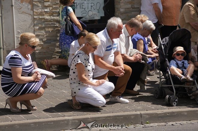 Procesja Bożego Ciała w sanktuarium pw. św. Antoniego Padewskiego w Ostrołęce [15.06.2017] - zdjęcie #59 - eOstroleka.pl