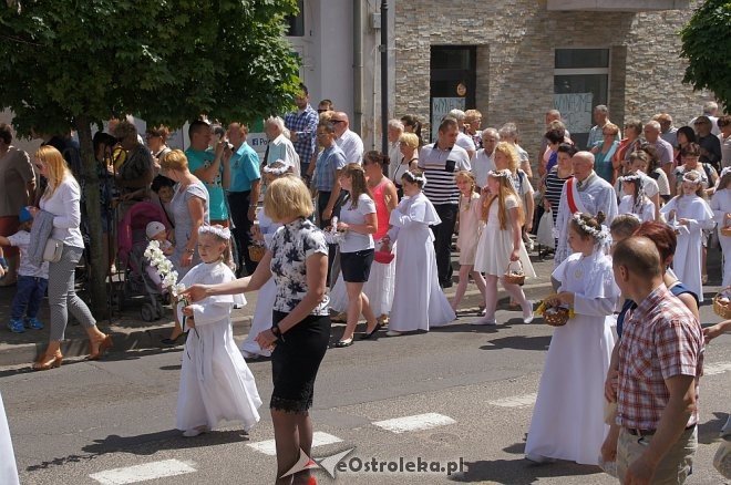 Procesja Bożego Ciała w sanktuarium pw. św. Antoniego Padewskiego w Ostrołęce [15.06.2017] - zdjęcie #45 - eOstroleka.pl