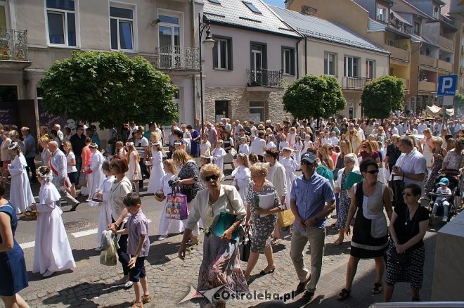 Procesja Bożego Ciała w sanktuarium pw. św. Antoniego Padewskiego w Ostrołęce [15.06.2017] - zdjęcie #66 - eOstroleka.pl