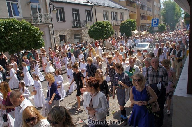 Procesja Bożego Ciała w sanktuarium pw. św. Antoniego Padewskiego w Ostrołęce [15.06.2017] - zdjęcie #62 - eOstroleka.pl