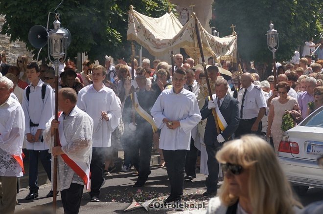 Procesja Bożego Ciała w sanktuarium pw. św. Antoniego Padewskiego w Ostrołęce [15.06.2017] - zdjęcie #54 - eOstroleka.pl