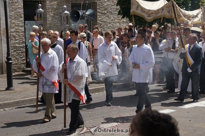 Procesja Bożego Ciała w sanktuarium pw. św. Antoniego Padewskiego w Ostrołęce [15.06.2017] - zdjęcie #52 - eOstroleka.pl