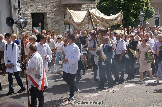 Procesja Bożego Ciała w sanktuarium pw. św. Antoniego Padewskiego w Ostrołęce [15.06.2017] - zdjęcie #48 - eOstroleka.pl