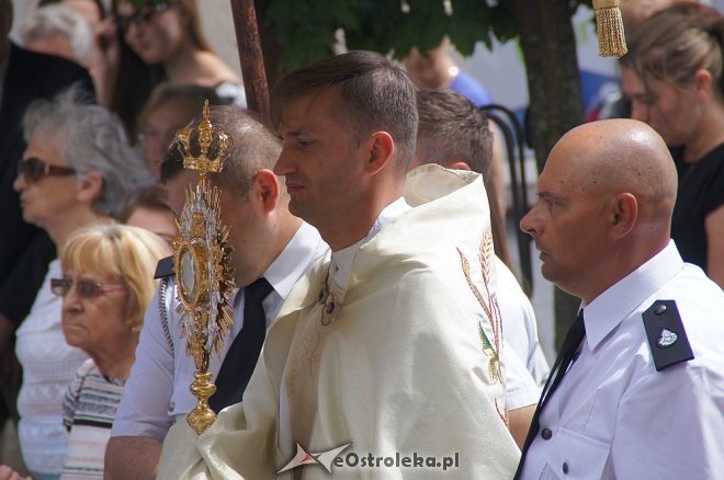 Procesja Bożego Ciała w sanktuarium pw. św. Antoniego Padewskiego w Ostrołęce [15.06.2017] - zdjęcie #44 - eOstroleka.pl