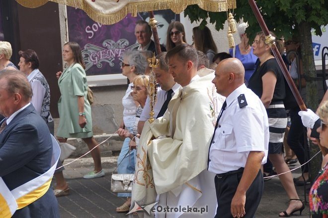 Procesja Bożego Ciała w sanktuarium pw. św. Antoniego Padewskiego w Ostrołęce [15.06.2017] - zdjęcie #43 - eOstroleka.pl