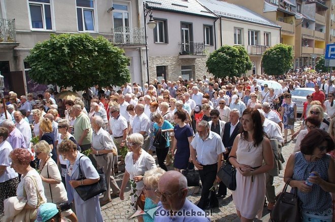 Procesja Bożego Ciała w sanktuarium pw. św. Antoniego Padewskiego w Ostrołęce [15.06.2017] - zdjęcie #42 - eOstroleka.pl
