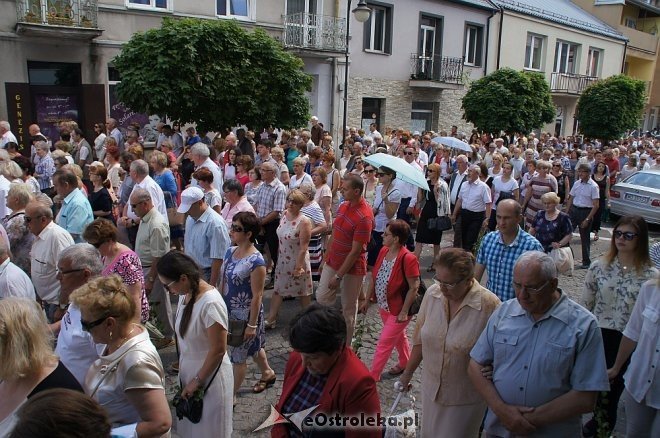 Procesja Bożego Ciała w sanktuarium pw. św. Antoniego Padewskiego w Ostrołęce [15.06.2017] - zdjęcie #39 - eOstroleka.pl