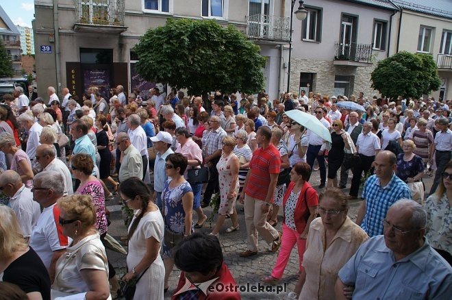 Procesja Bożego Ciała w sanktuarium pw. św. Antoniego Padewskiego w Ostrołęce [15.06.2017] - zdjęcie #38 - eOstroleka.pl