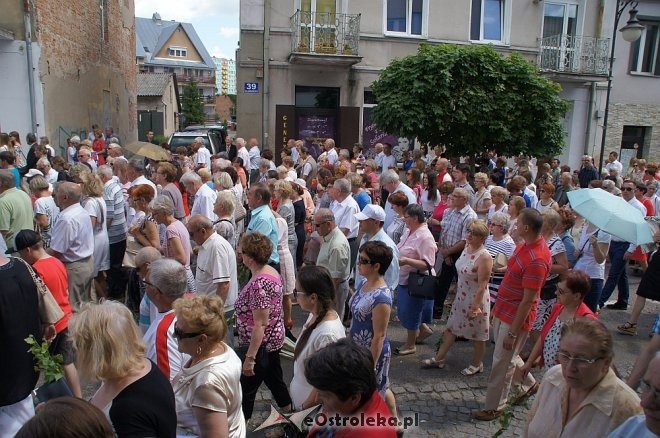 Procesja Bożego Ciała w sanktuarium pw. św. Antoniego Padewskiego w Ostrołęce [15.06.2017] - zdjęcie #37 - eOstroleka.pl