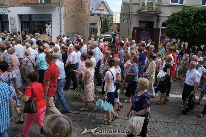 Procesja Bożego Ciała w sanktuarium pw. św. Antoniego Padewskiego w Ostrołęce [15.06.2017] - zdjęcie #31 - eOstroleka.pl