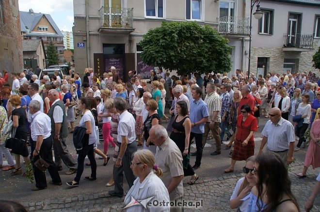 Procesja Bożego Ciała w sanktuarium pw. św. Antoniego Padewskiego w Ostrołęce [15.06.2017] - zdjęcie #27 - eOstroleka.pl