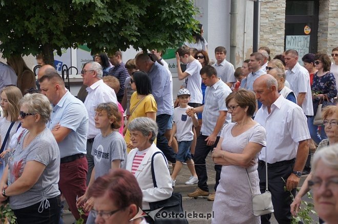 Procesja Bożego Ciała w sanktuarium pw. św. Antoniego Padewskiego w Ostrołęce [15.06.2017] - zdjęcie #19 - eOstroleka.pl