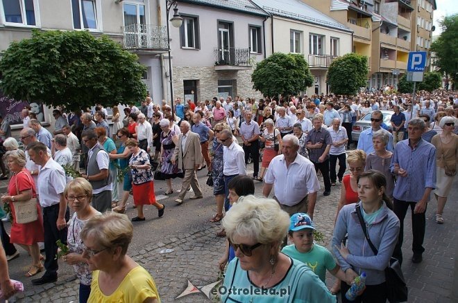 Procesja Bożego Ciała w sanktuarium pw. św. Antoniego Padewskiego w Ostrołęce [15.06.2017] - zdjęcie #11 - eOstroleka.pl