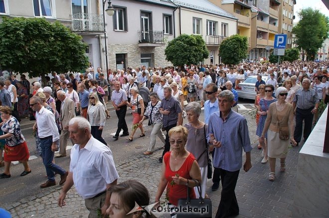 Procesja Bożego Ciała w sanktuarium pw. św. Antoniego Padewskiego w Ostrołęce [15.06.2017] - zdjęcie #10 - eOstroleka.pl